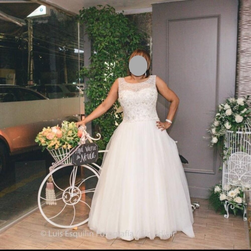 Oleg Cassini Wedding Dress